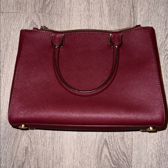 New- Michael Kors Burgundy Medium Bag - Picture 2 of 8